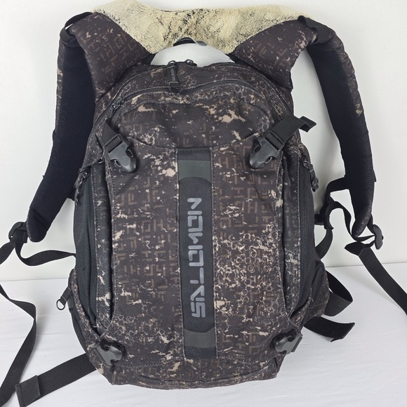 Vintage Salomon- Super Park Winter Snow Hiking Skiing Board Backpack 23L - Picture 1 of 16